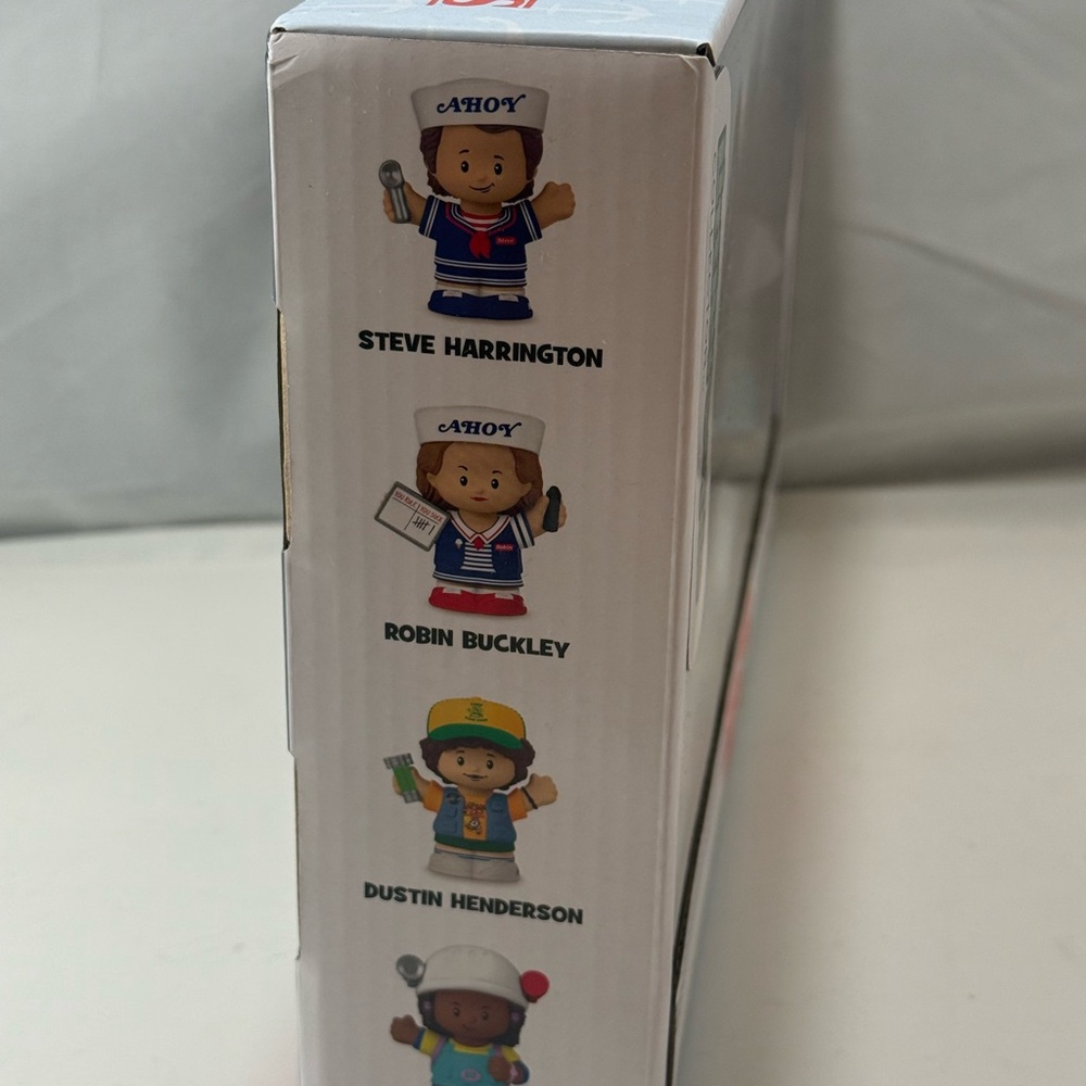 Stranger Things Scoops Ahoy Fisher Price Collectible Toy Set - Multicolor - Picture 3 of 6